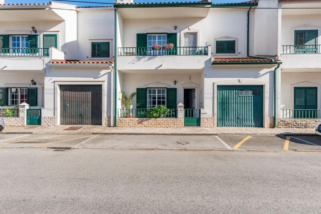 Suite Mendanha Samora Correia Exteriör bild